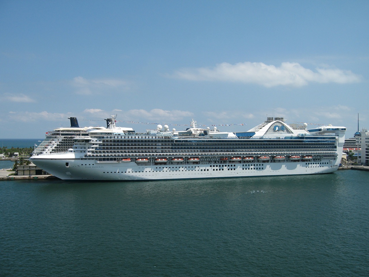 Advantages and Disadvantages of All-Inclusive Cruise Packages